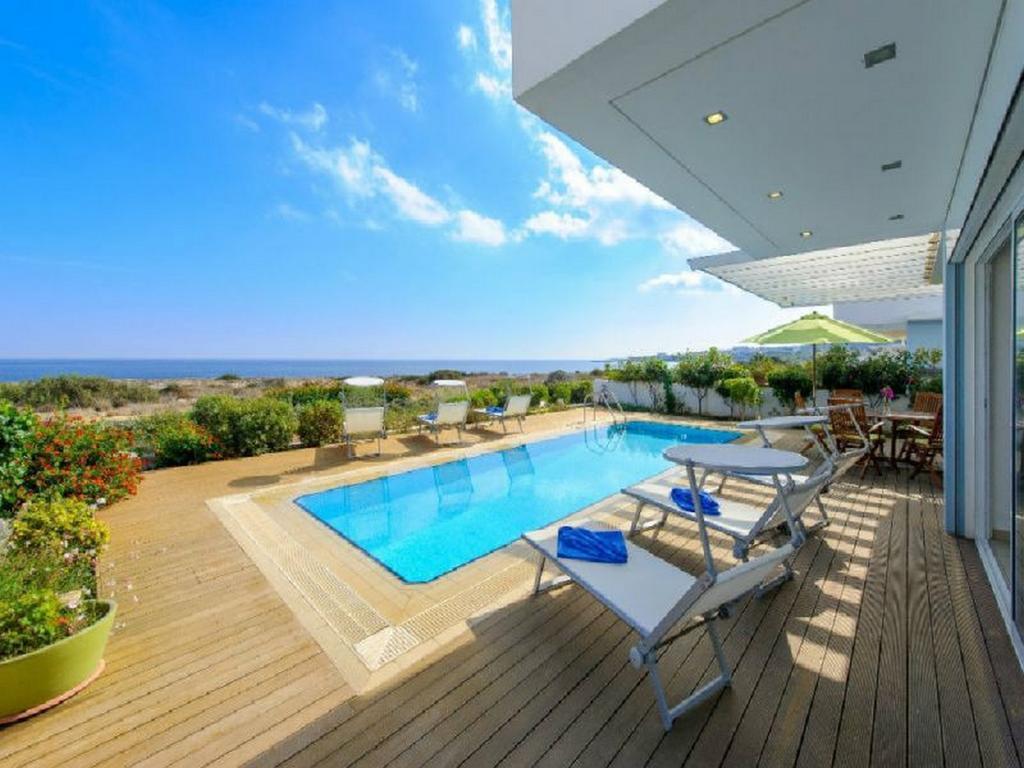 Protaras Beachfront Villa Alia Екстериор снимка